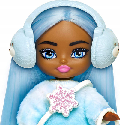 Kukull Barbie Extra Fly Mini Minis, 8 cm, me gjëra dimri, blu