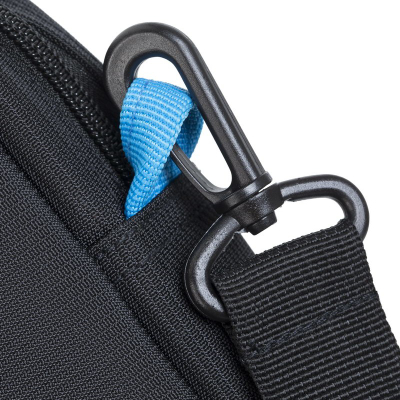 Çantë dore për laptop RivaCase 8037, 15.6", e zezë