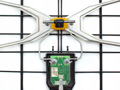 Përforcues antene TV Montis SWA-9001C MT035, DVB-T, version polak