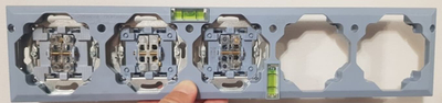 Kornizë montuese SRM Mounting Frame, me nivel, gri