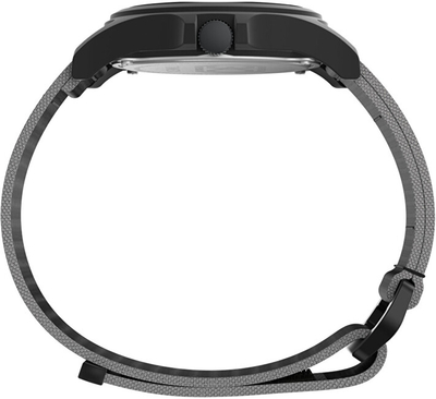 Orë dore Timex UFC Apex TW2V90800QY, e zezë