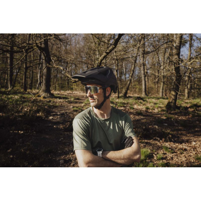 Helmete Venom Zeze L-xl