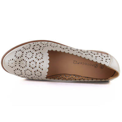 Плитки чевли slip-on POTOCKI 26-12320, перфорирани, еколошка кожа, златно-беж боја