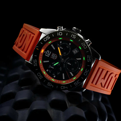 Orë dore Luminox Pacific Diver Chrono XS.3149