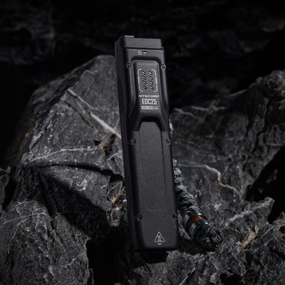 Elektrik dore Nitecore EDC25, 3000 lumen, USB C rikarikues, i zi