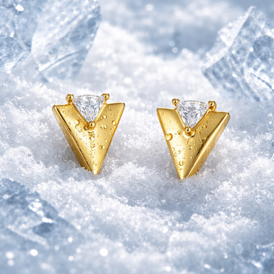 Vathë Gold – Model Triangle Modern