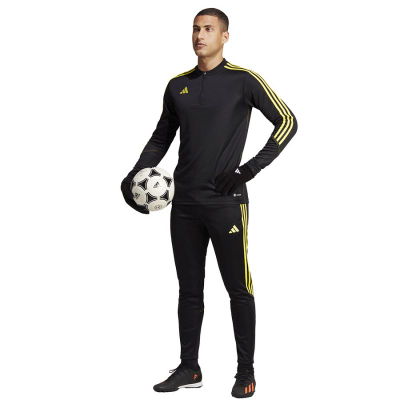 Bluzë stërvitje Adidas Tiro 23 Club Training Top IC1579, poliester i riciklum, teknologji Aeroready, e zezë