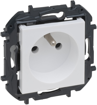 Prizë elektrike Legrand Niloé Step, 2P+T, 16A 250V, e bardhë