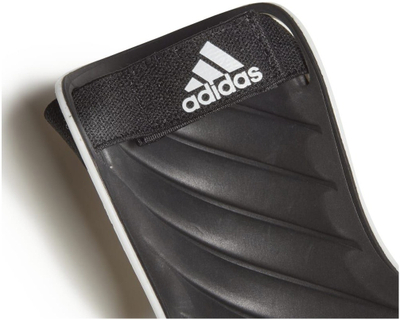 Mbrojtëse për këmbë Adidas Tiro SG Trn GJ7758, për futboll, bardh e zi