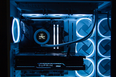Kompjuter tavoline HAL3000 Herní sestava MČR 2024, Intel Core i9-14900KF, 64GB RAM, 4TB SSD, RTX 4090, i bardhë