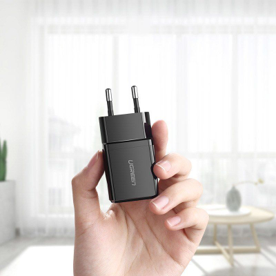 Karikues UGREEN USB (50459), 2,1A, i zi