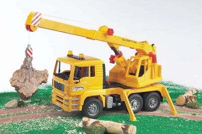 Lodër kamion vinç Bruder MAN Crane Truck, kabinë lëvizëse, vinç 360°, shumëngjyrësh