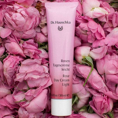 Krem dite për fytyrë Dr. Hauschka Light Rose, 30ml, edicion i kufizum