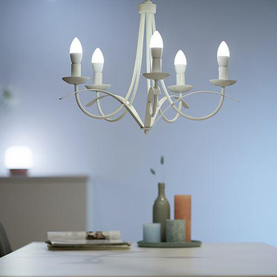 Llambë LED Philips 929002448502, bazë E14, kursim energjie, dritë e ngrohtë