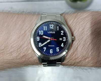 Orë dore Lorus Sports RH981RX9, çelik inox, mban ujë deri në 100m, fushë blu