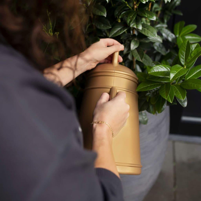 Kovë ujitëse Capi Europe Capri Lungo, 12L, plastike, ngjyrë gold