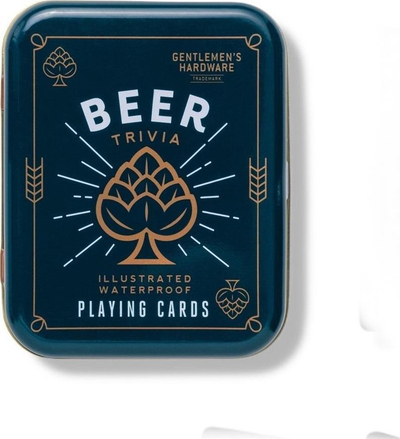 Lojë letra Gentlemen’s Hardware Beer Trivia, të ilustruara, që s’i hyn uji, në kuti metalike