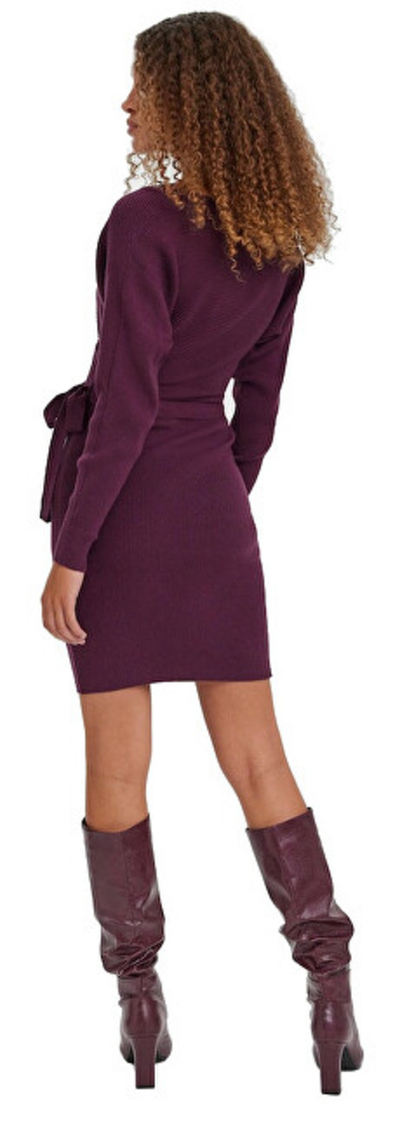 Fustan Vero Moda VMHOLLYREM Regular Fit, i kuq i errёt