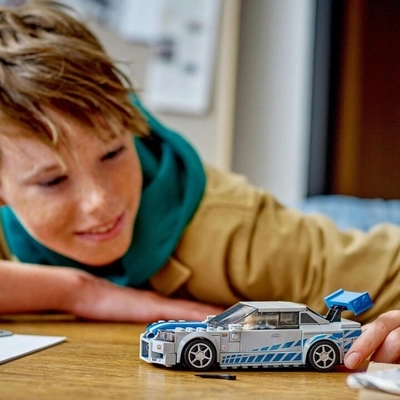 Играчка LEGO Speed ​​​​Champions Nissan Skyline GT-R (R34) од Fast and Furious