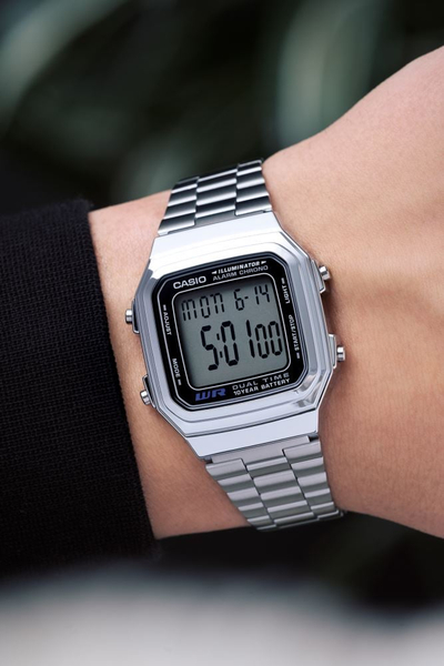 Orë dore Casio A178WA-1A, e argjendtë