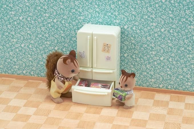 Сет кујнски игри Sylvanian Families Kitchen Play Set, со фрижидер, шпорет и мијалник, шарен