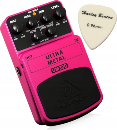 Pedal distorsioni Behringer Ultra Metal UM300, për kitarë elektrike, me EQ tredimensional, rozë