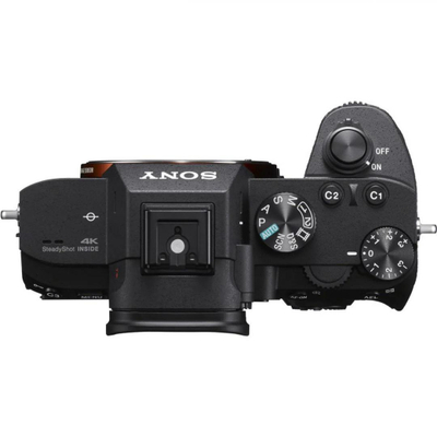 Kamerë mirrorless Sony A7 III, full frame 24MP, lente FE 28-70mm, e zezë