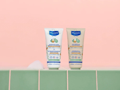 Spray flokësh Mustela Baby për krehje të lehtë dhe ushqim, për flokë të gjatë kaçurrela, 200ml