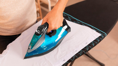 Hekur me avull Cecotec Fast&Furious 5055 PRO, 3100W, taba qeramike, i zi me blu