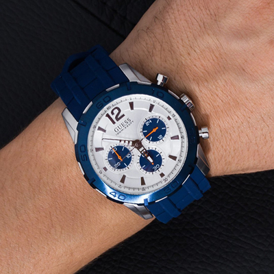 Orë dore Guess CALIBER W0864G6