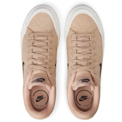 Женски патики Nike Court Legacy Lift, со платформа, бели
