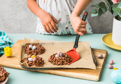 Spatulë kuzhine Dreamfarm Mini Chopula, najlon që s’e merr flaka kollaj, e përshtatshme për enë jo ngjitëse, e kuqe
