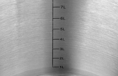 Tengere profesionale YATO, 9L, 25x18cm, me kapak, inox