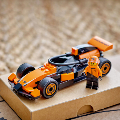 Set LEGO City McLaren F1, makinë gare me pilot, model për kalamaj 6+