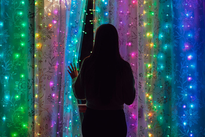 Dritë dekorative perde Twinkly Curtain, 400 LED RGBW, 1.5x2.1m, shumëngjyrëshe