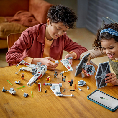 Lodër me lego ndërtimi LEGO Star Wars 75393 TIE Fighter edhe X-Wing, 1063 copa, 9+, me ngjyra nga të gjitha