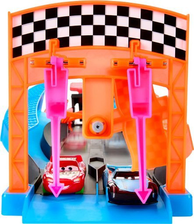 Pistë garash Mattel Disney Pixar Cars Glow Racers, Launch N Criss-Cross, me 2 makina që ndriçojnë