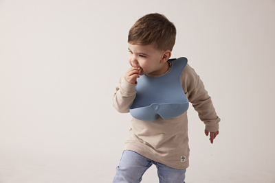 Babator silikoni b.box Silicone Bib, xhep kapës, i gjelbër sage