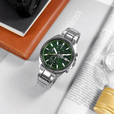 Orë për meshkuj Casio EFV-610D-3CVUEF, e argjendtë/gjelbër