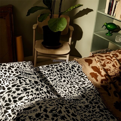 Set çarçafësh shtrati Iittala Cheetah, 150x210cm, 100% pambuk, bardh e zi