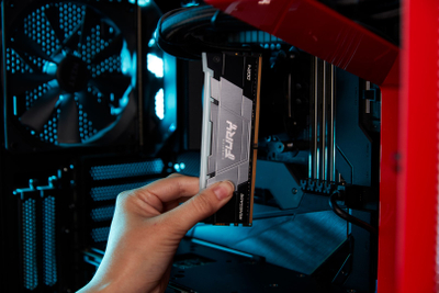 RAM Кингстон ФЈУРИ Ренегејд, 16GB DDR4, 4266MT/s, со RGB, црна