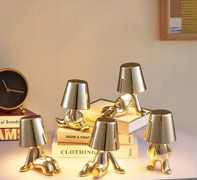Lampë tavoline OEM GOLD MAN Art Deco, LED me 3 ngjyra, karikim USB, ngjyrë ari