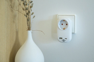 Adapter prizë Brennenstuhl 1508210, 1x USB A, 1x USB C PD 18W, i bardhë