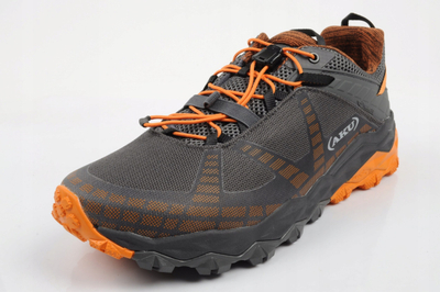 Këpucë hiking AKU Flyrock me Vibram Megagrip, shollë EVA, ngjyrë e zezë me portokalli