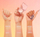 Iluminues puder Makeup Revolution Beam Bright Golden Gal, efekt shkëlqim i butë, ngjyrë e artë