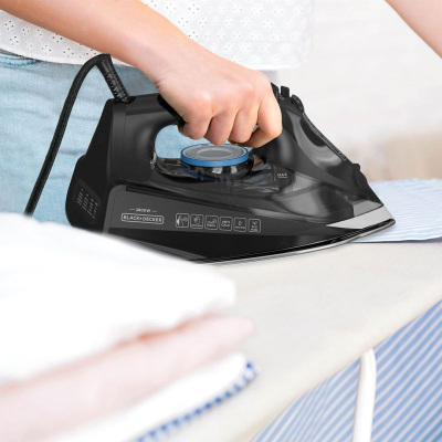 Hekur me avull Black+Decker BXIR2805E, 2600W, pllakë qeramike, blu