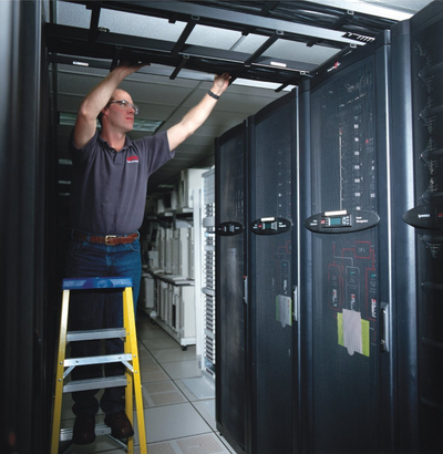Должење на гаранција на лице место APC Schneider On Site Service, за UPS 160 200 kVA, 1 година