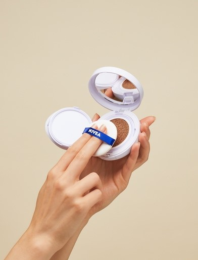 Krem me ngjyrë për fytyrë Nivea Hyaluron Cellular Filler 3in1, 15 ml