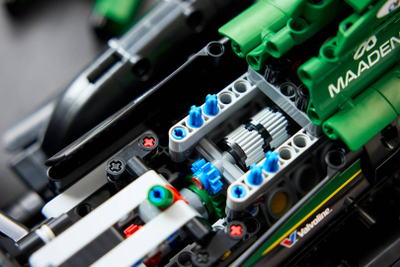 Lodra LEGO Technic Aston Martin AMR25 42240, model bolid F1, set ndërtimi, jeshile