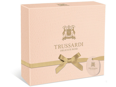 Set për trup Trussardi Delicate Rose, Eau de Toilette 30 ml + losion trupi 2 x 30 ml